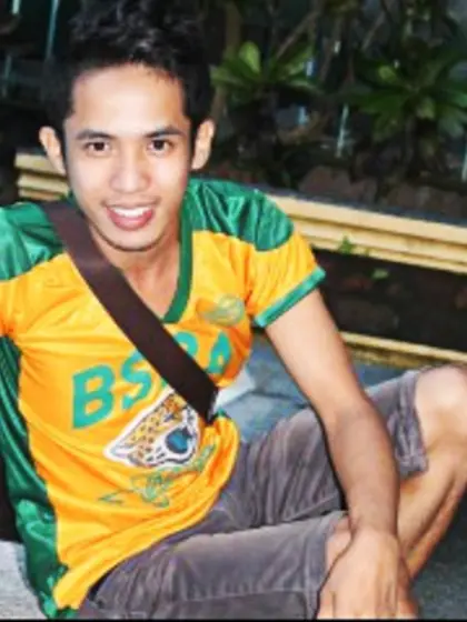 Brunette enzo perform anal