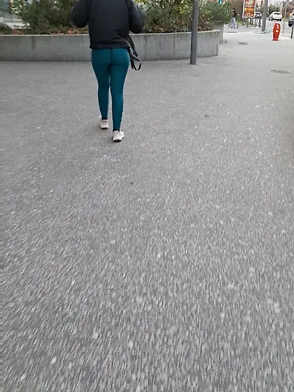 Spray cum on candid girl in legging