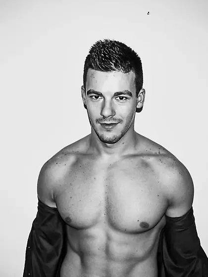 White man johnshyan2 oil