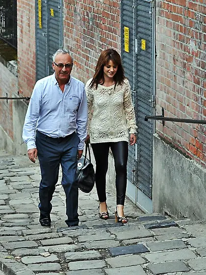 Spicy diva agreed to follow old guy and pose for him to make man