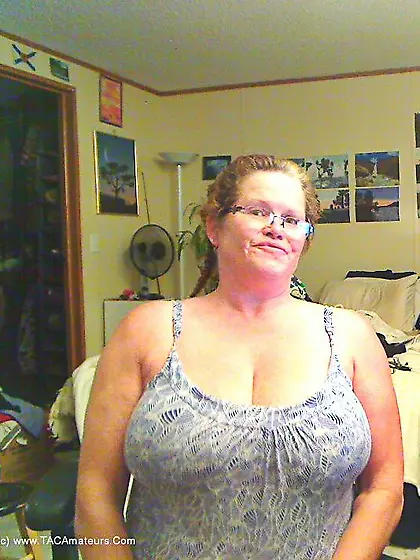 Striptease Misha MILF from United States