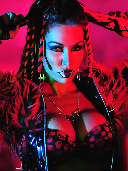 Big racked fetish lady Kobe Kaige with crazy make-up does some m
