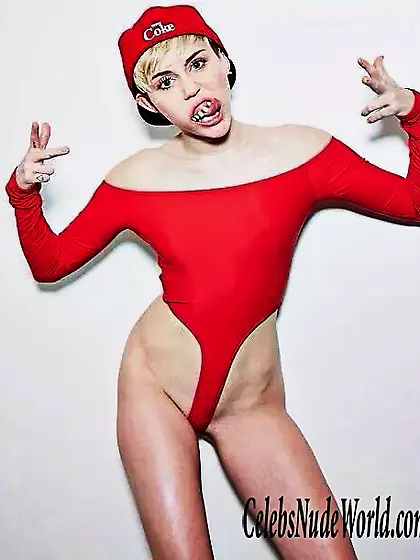 Miley Cyrus topless photos