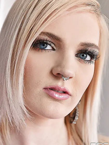 Girl shares milky-white boobs with all the men around the world