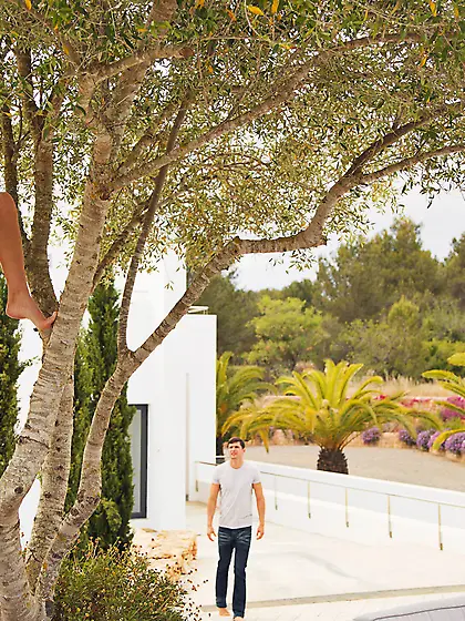 Slim Russian babe gives head and gets pounded outdoors