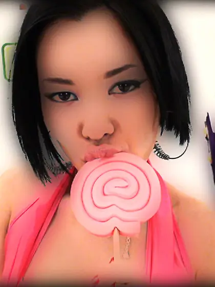 Anal toy-fucking gaping short-haired