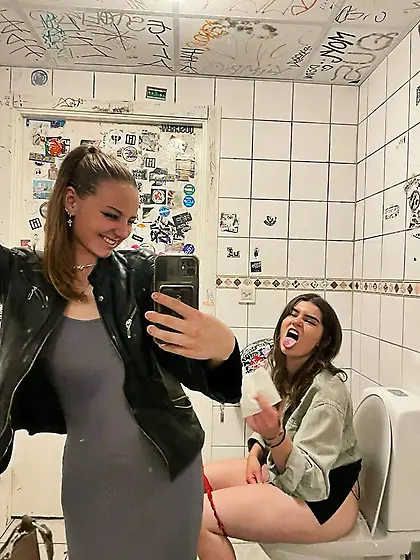 Pissing ladies