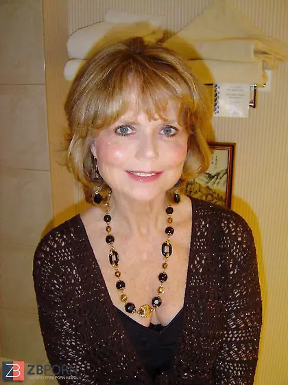 Mature Dame Facials