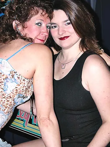 MILF Devlynn from United States Pool Room...