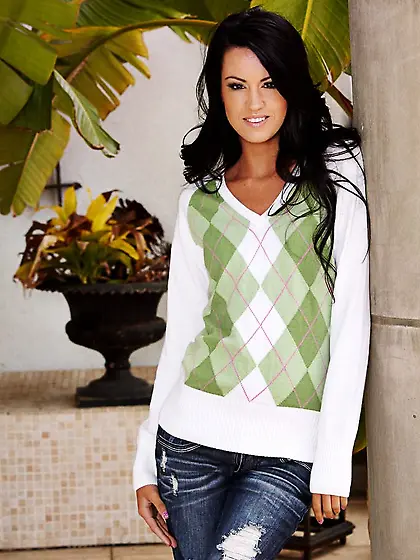 Cute brunette teen Jamie Michelle strips her jeans and underwear