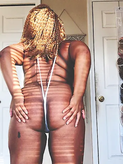 Allena Staples (allenagrams) shows big black tits