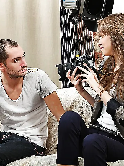 Bad babe diligently sucks photographer's dick as the payment for