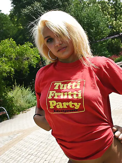 hot blonde euro amateur public place casting