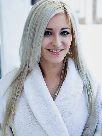 Vibrant youthful janelle shines