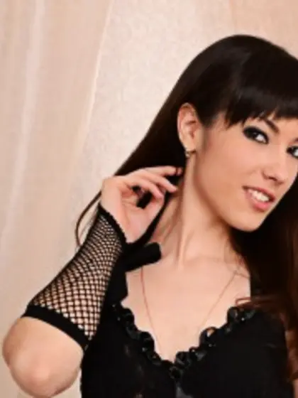 Brunette Teen Quest Zoom.