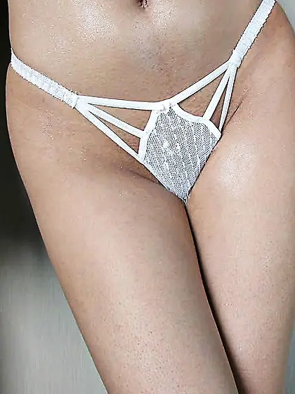 Karin Idols wants to wear sexy panties while showing off her Asi