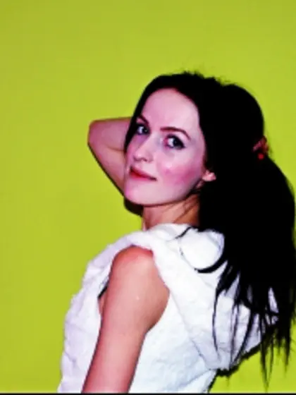 Brunette nikkysweet94 perform dancing