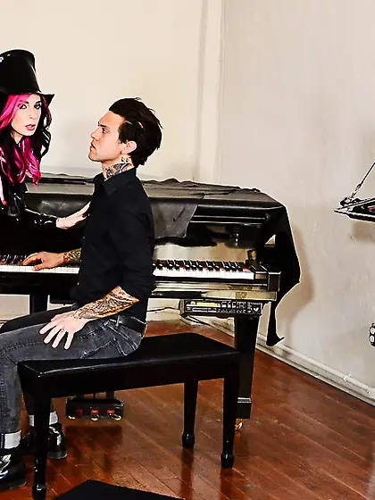 Kinky master shares hard