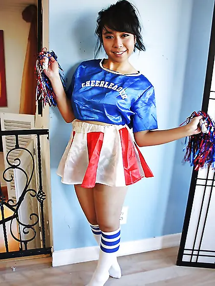 Exotic cheerleader instead practicing moves relaxes completely n