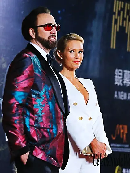 Nicky Whelan Cleavage