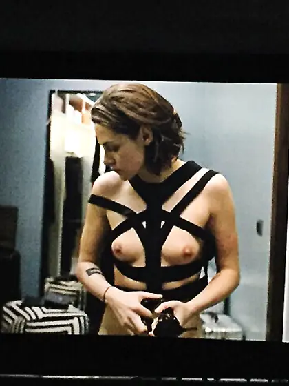 Kristen Stewart Topless Photo