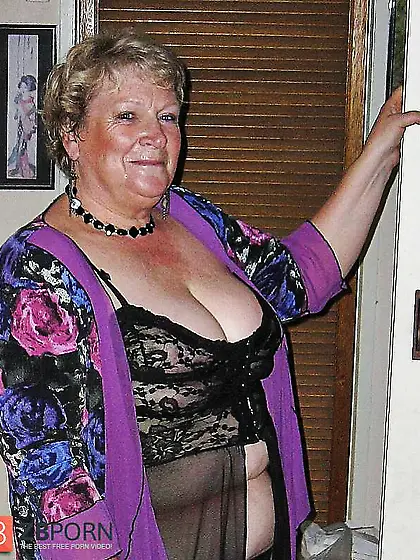Mature PLUMPER Faye