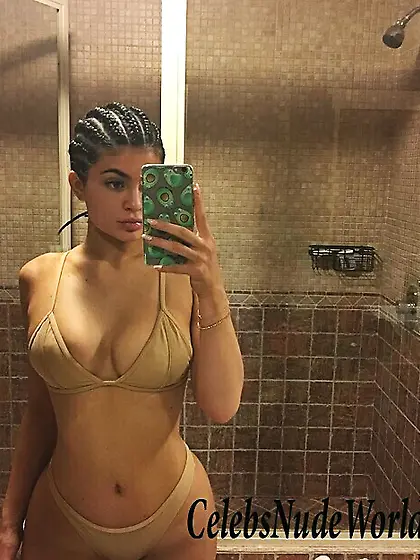 Sexy Photo of Kylie Jenner