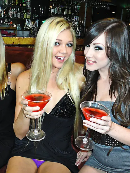 Partying collegegirls relaxed group