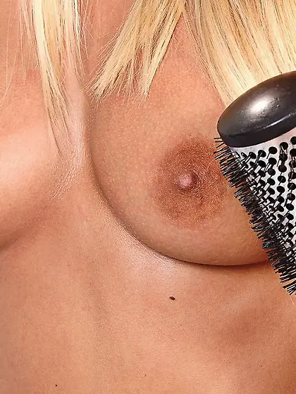 Attractive blonde chicks Misty Mild and Eve Smile are having wil