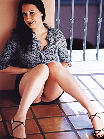 22 yo Veronica upskirt in public