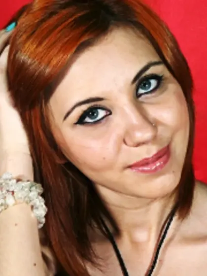 Brunette keiran perform anal