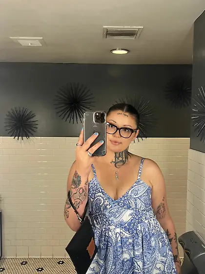 WRSHP this goddess Julia