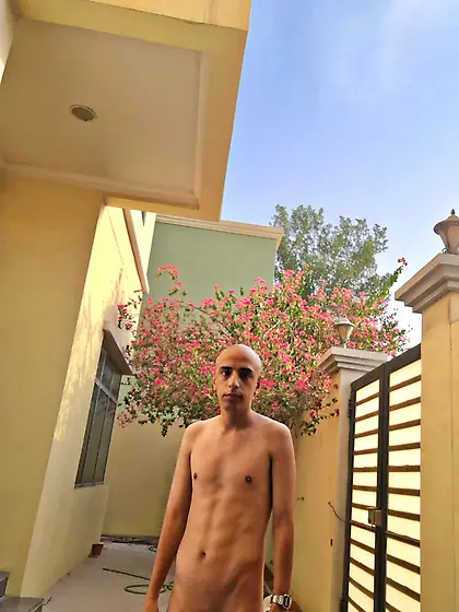 I don't mind to get out of a fully nudity garden