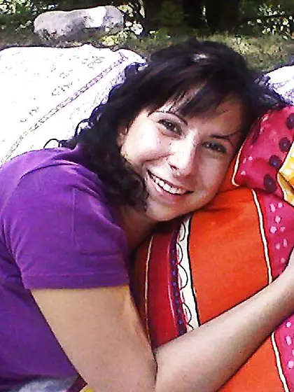 ROSA,  ragazza dal caboose vergine e sacro