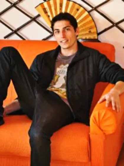 22 yo brunette Samm.