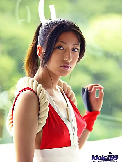 Cute Asian geisha Asakawa Ran behaves so erotically before the w