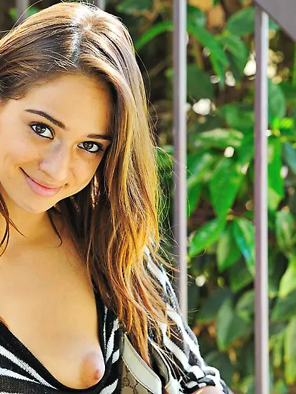 Sara strips and shows off her smoking-hot body today.