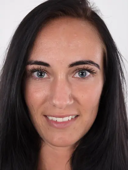 Bet she screams like a diva in a missionary position as well