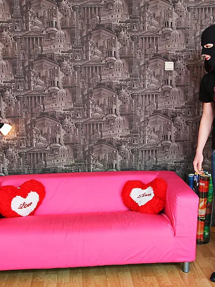 When Sara walks into