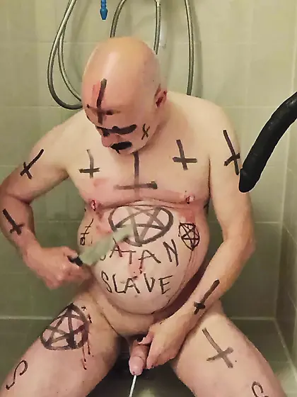 Satan Slave Cuts Open His Own Nipples