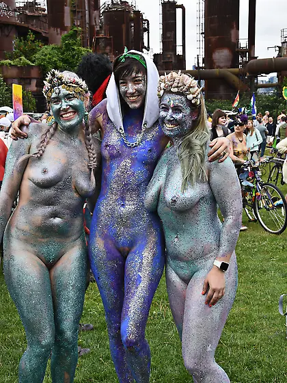 Festival nude