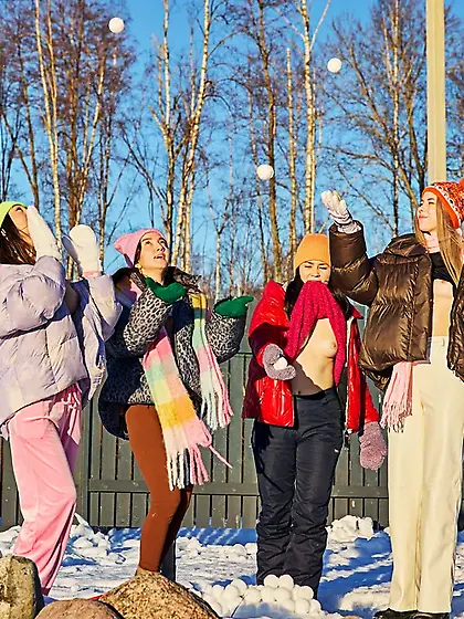 Playful 18yo Teen Lesbians CUM During Winter