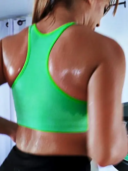 Stud shags sweaty MILF 