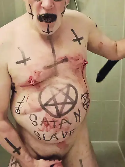Satan Slave Cuts Open His Own Nipples