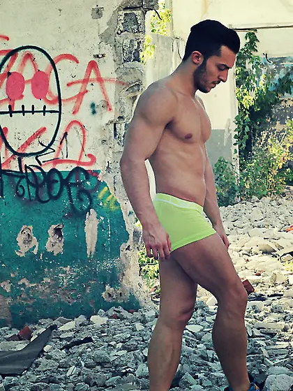 White gay brunettengreen0 striptease