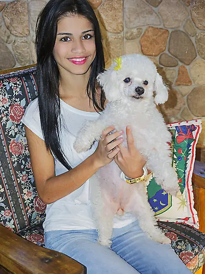 Spicy hispanic chica shows