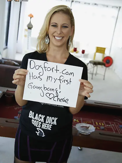 MILF can't run away because black men are going to gangbang her