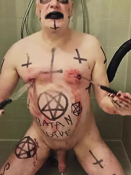 Satan Slave Cuts Open His Own Nipples