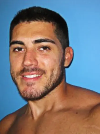 Brunette johnny perform close