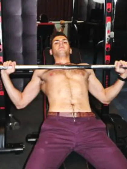 Brunette larrywade perform anal